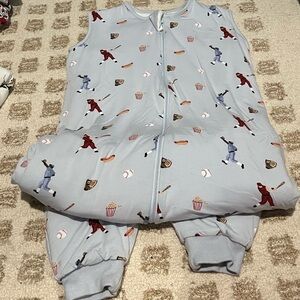 NWOT Kyte Baby Sleep Bag Walker in Vintage Baseball 1.0